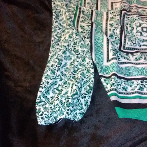 3 quarter sleeve blouse - Picture 4 of 4